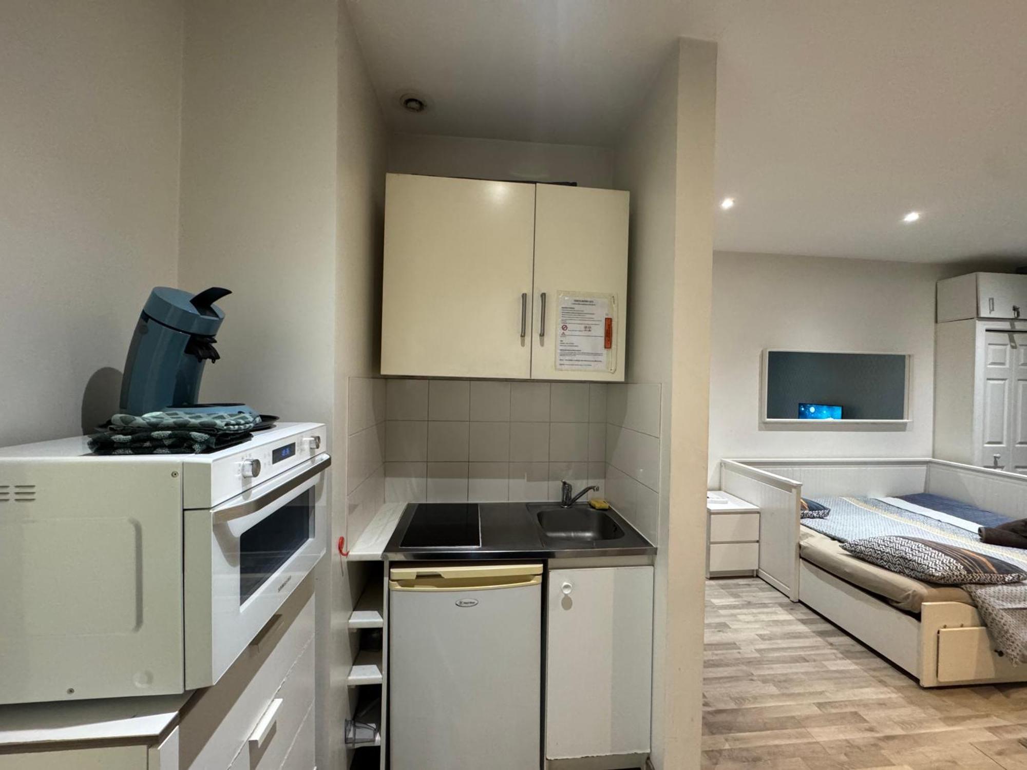 Appartement Proche Centre Ville, Gare Et Autoroute Melun Exterior foto