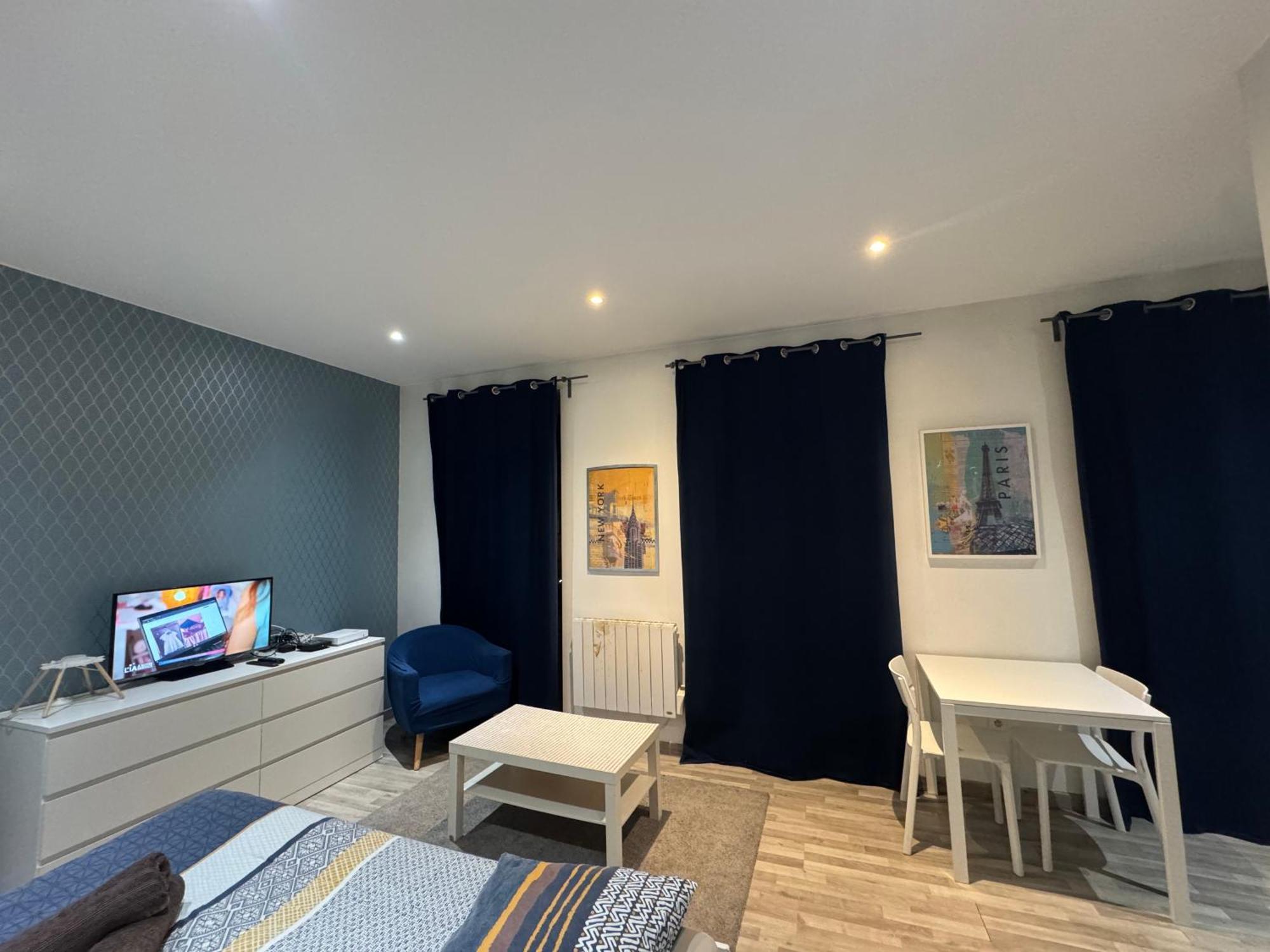 Appartement Proche Centre Ville, Gare Et Autoroute Melun Exterior foto