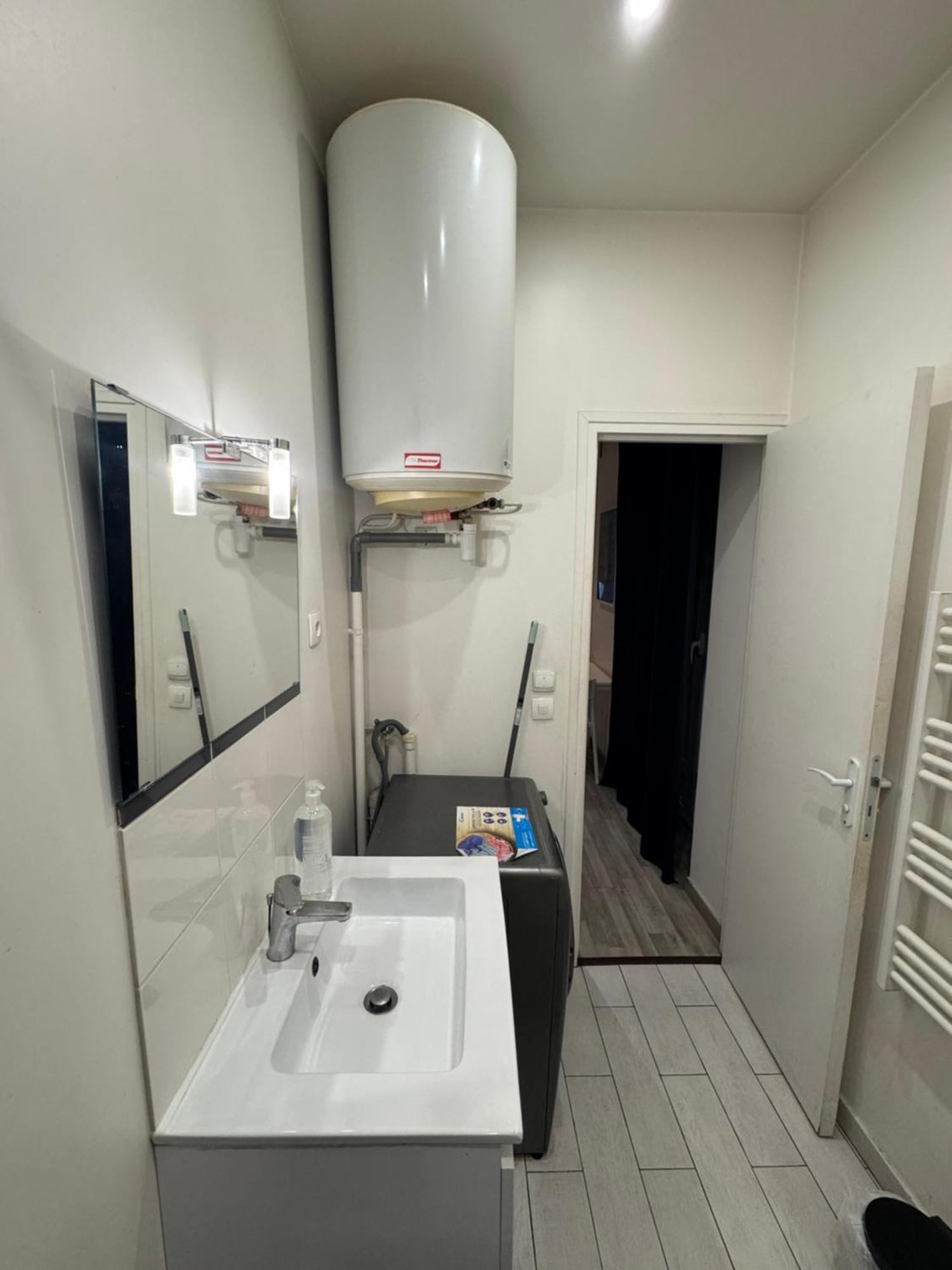 Appartement Proche Centre Ville, Gare Et Autoroute Melun Exterior foto