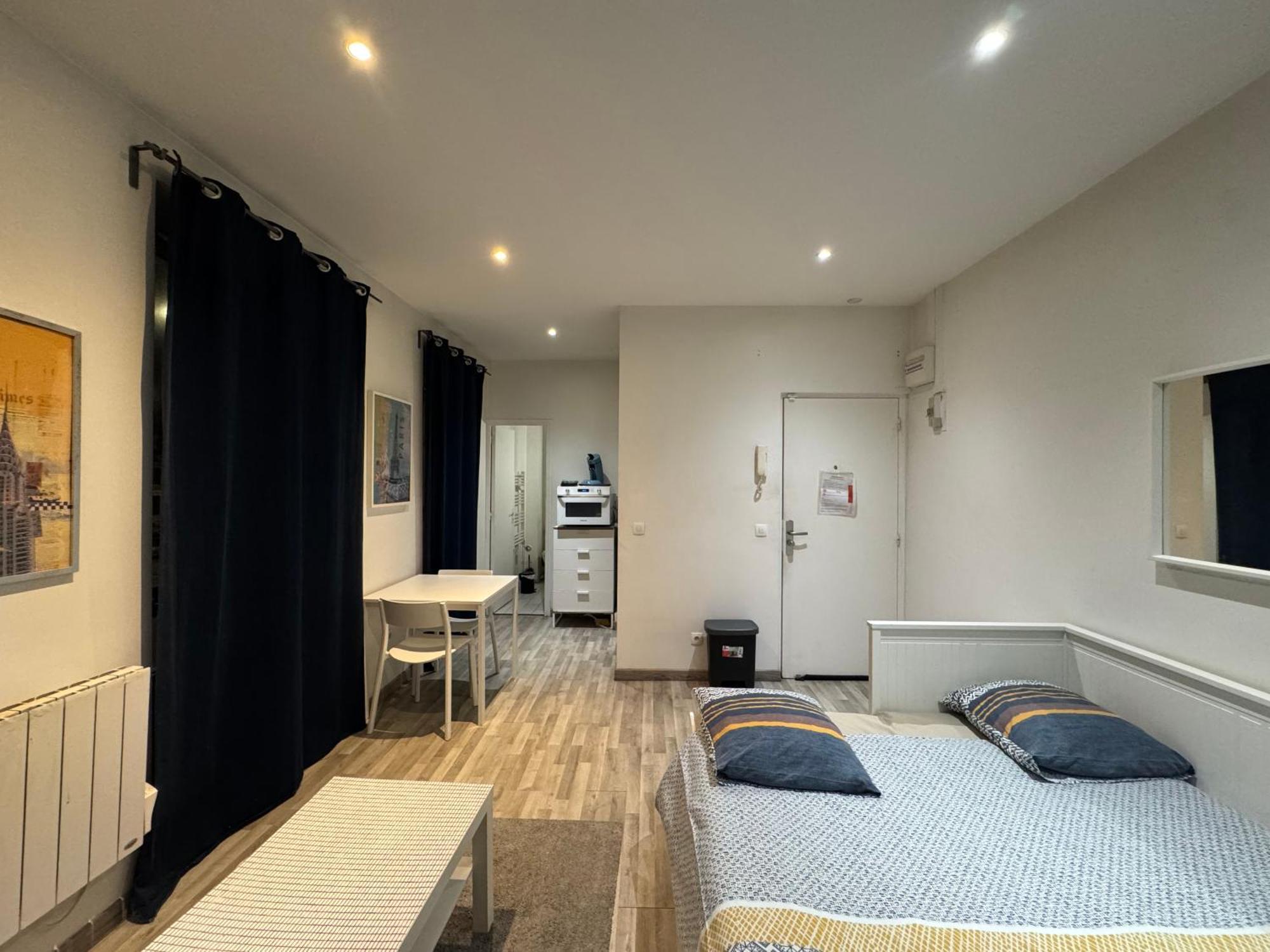 Appartement Proche Centre Ville, Gare Et Autoroute Melun Exterior foto