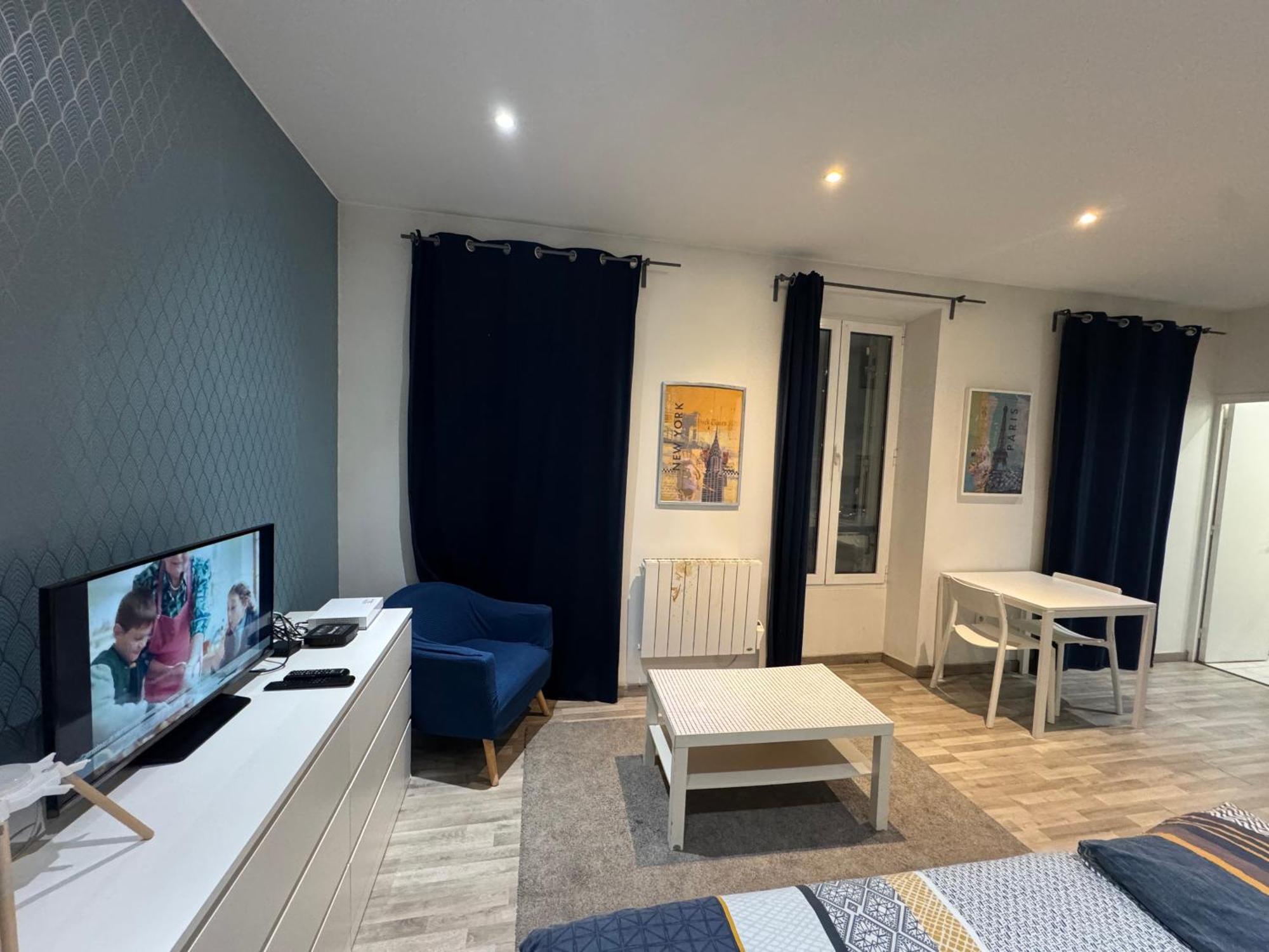 Appartement Proche Centre Ville, Gare Et Autoroute Melun Exterior foto